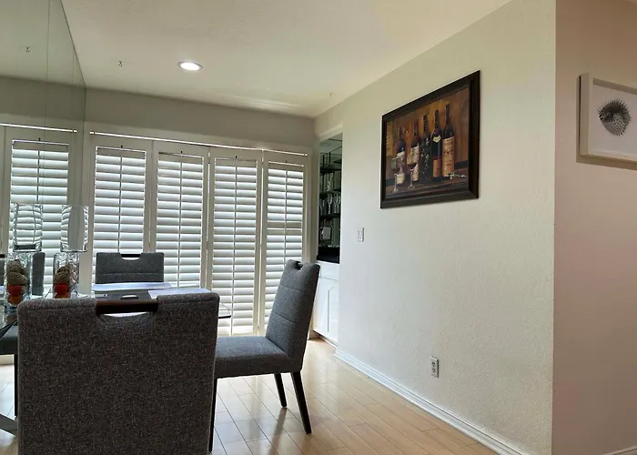 1 Bd Condominium Near Sunset Blvd Los Angeles
